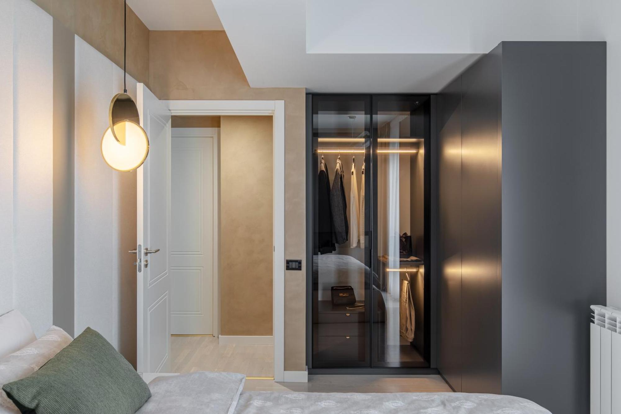 Urbanstay Suites - Prime Location Designer Suite Bukares Bagian luar foto